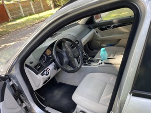 Vând Mercedes C 200 diesel, 2011, 285000 km, cutie automată, brek, înmatriculată. - imagine 4