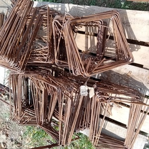 Vand etrieri 30x30 la cel mai mic preț 2,2 lei  buc