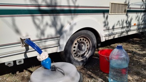 Abbey Ventura încadrată la remorcă specială (se conduce cu cat. B.)  An fabricație 2004 - imagine 2