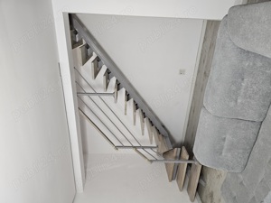 Scari metalice cu trepte lemn masiv