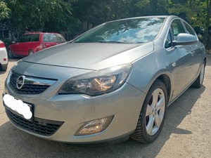 Astra J 2011 Germania 140CP Euro5 foarte întreținută - imagine 4