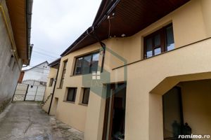 Casa/Vila - Triplex cu 20 camere de vanzare in Carpinis, Jud.Hunedoara - imagine 5