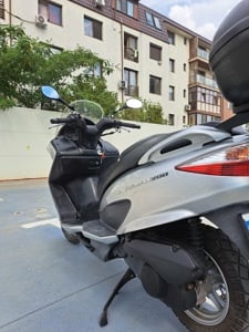 Suzuki Burgman UH 200 pe injecție  - imagine 8