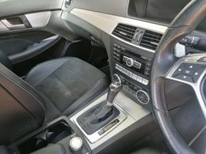 Dezmembrez Mercedes C250 C220 AMG W204 an 2014 orice piesă la cel mai mic preț fără motor  - imagine 4