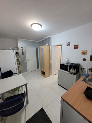 Vand apartament 2 camere complet renovat - imagine 3