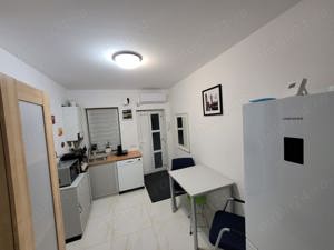 Vand apartament 2 camere complet renovat - imagine 5