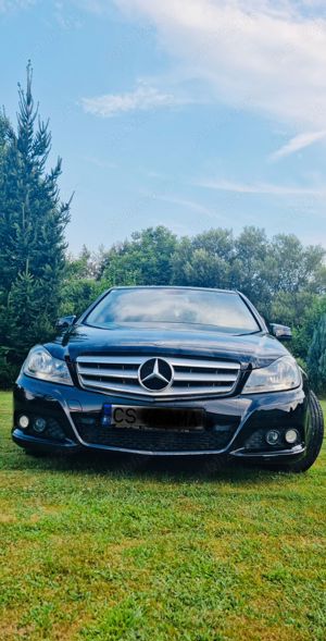 Vând Mercedes C 
