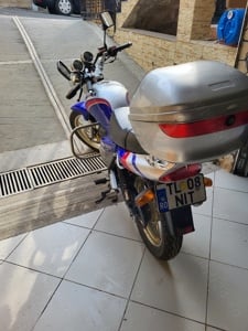 Vând motocicleta 