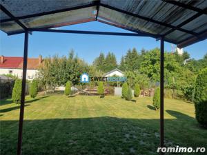 Casa de vanzare in Mandra  Spatiu generos si anexe - imagine 2