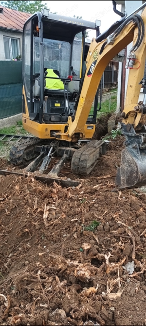 miniexcavator de inchiriat