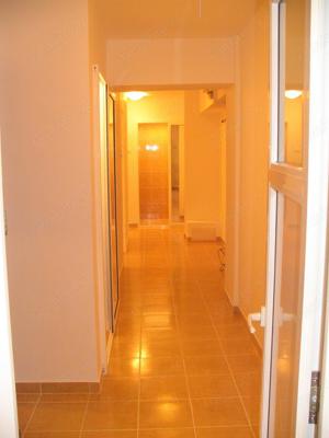 Inchiriez Apartament 3 camere in Titulescu cu loc de parcare ADP - imagine 4