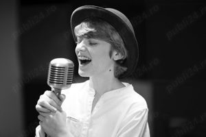 Lectii de pian și canto