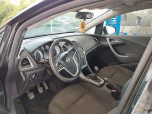 Opel Astra J 2013 1.7 diesel - imagine 2