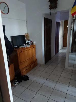 Apartament 3 camere, disponibil, etaj 3, zona Stadion - imagine 2