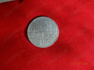 Un ban vechi de 3lei si unul de 25 bani din 1966