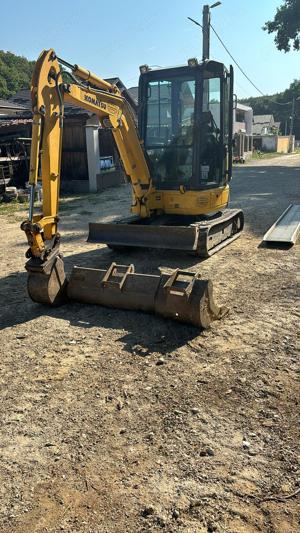 Execut lucrări cu mini excavator în județul Argeș - imagine 2