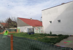 De vânzare casă solidă zona Lunei cu teren 690 mp 