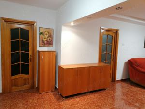 Apartament 4 camere decomandat de inchiriat  Zona Rond Vechi Cug - imagine 2