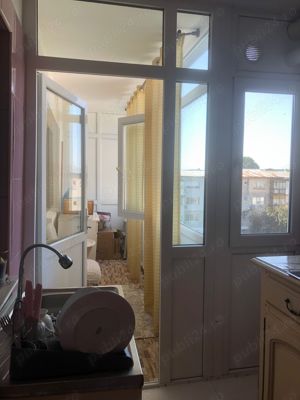 Vand apartament ultracentral, in Găesti, cu 4 camere decomandate, ( bucatarie, 2 bai si 2 balcoane). - imagine 10