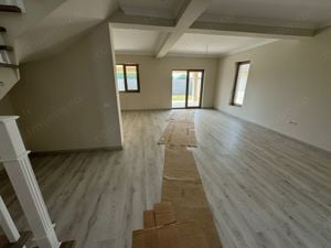 Duplex despartit prin garaj. Pregatit pentru pompe de caldura si panouri solare - imagine 4