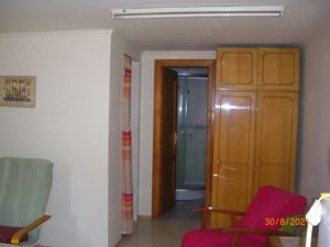 Dau in chirie apartament cu o camera, living, baie, dintr-o casa, zona  semicentrala, str. Predeal - imagine 3