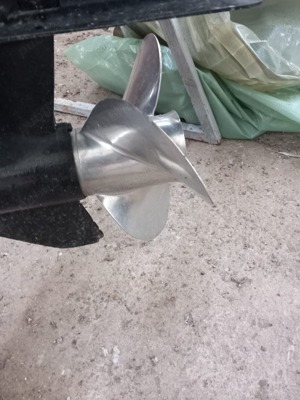 Vând motor Suzuki de barcă  - imagine 4