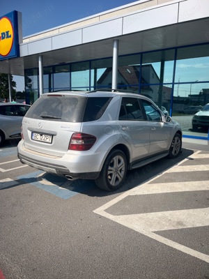 Dezmembrez Mercedes Benz ML 320  - imagine 8