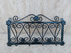 Cuier din fier forjat model vintage lucrat manual