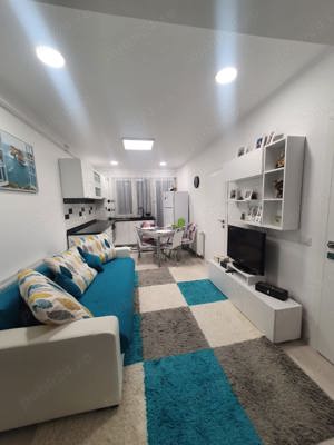 Vând apartament 2 camere bloc nou complet mobilat 