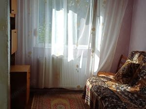 Piata Dacia de vanzare apartament cu 3 camere la etajul 1 - imagine 2