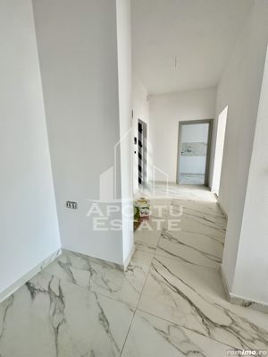 Apartament cu 2 camere, decomandat, etaj 1, zona Planetelor din Giroc - imagine 4