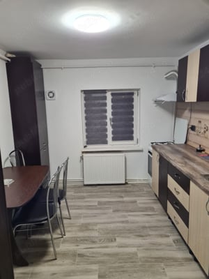 Inchiriez apartament in 1 Mai zona sara - imagine 3