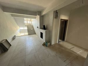 98000 EURO !! 3 Camere  -Bloc Nou-------- 82mp  - imagine 18