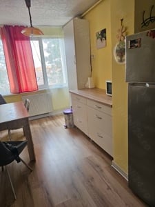 De închiriat apartament cu 2 camere decomandate(Cornişa) - imagine 3