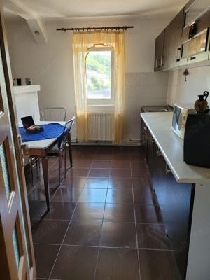 Închiriez apartament 3 camere 85mp et 4 4 Govindari 300 euro + garanție 300 euro - imagine 3