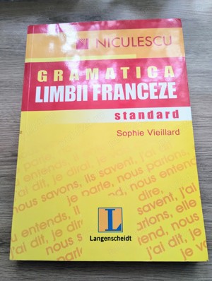 Carte nouă Gramatica limbii franceze de Sophie Vieillard