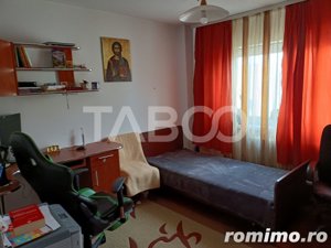 Apartament 4 camere 78mp utili mobilat utilat pivnita Aleea Parc Sebes - imagine 4