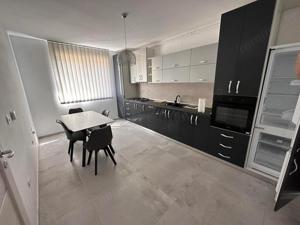 Apartament 3 camere GIroc scara interioara - imagine 5