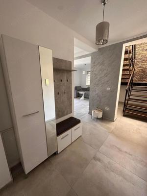 Apartament 3 camere GIroc scara interioara - imagine 9