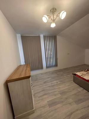 Apartament 3 camere GIroc scara interioara - imagine 4