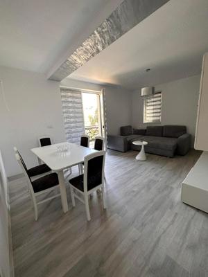 Apartament 3 camere GIroc scara interioara - imagine 7