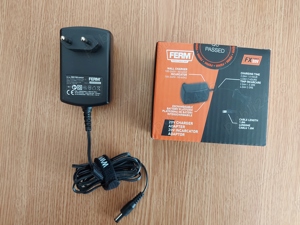 Incarcatoare noi ( 3 modele ) pentru acumulatori de 20V - 4A   2,4A - imagine 8