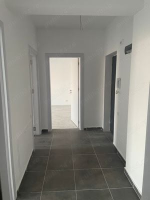 Apartament 2 cam, nou,  parțial mobilat, loc parcare acoperit. - imagine 5