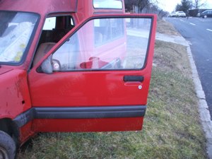  dezmembrez Renault Rapid 1,6D - imagine 3