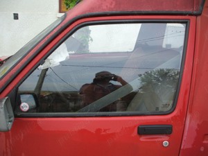  dezmembrez Renault Rapid 1,6D - imagine 4