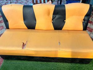 Vând 2 canapele și tabureți - imagine 3