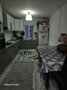 Vand apartament cu 3 camere