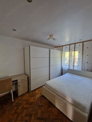 Apartament de închiriat cu 3 camere decomandat 320 euro  - imagine 4