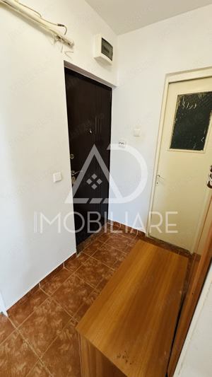 Vânzare apartament 3 camere, etaj 3 , strada Mioriței - imagine 4