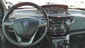 Lancia Ypsilon distributie lant, interior piele, incalzire scaune, magic parking, E5 - imagine 9